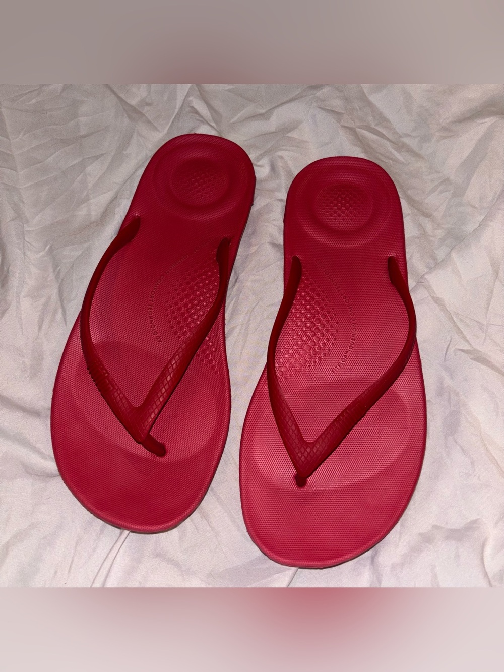 FitFlop Red Women's IQUSHION Ergonomic Flip-Flop